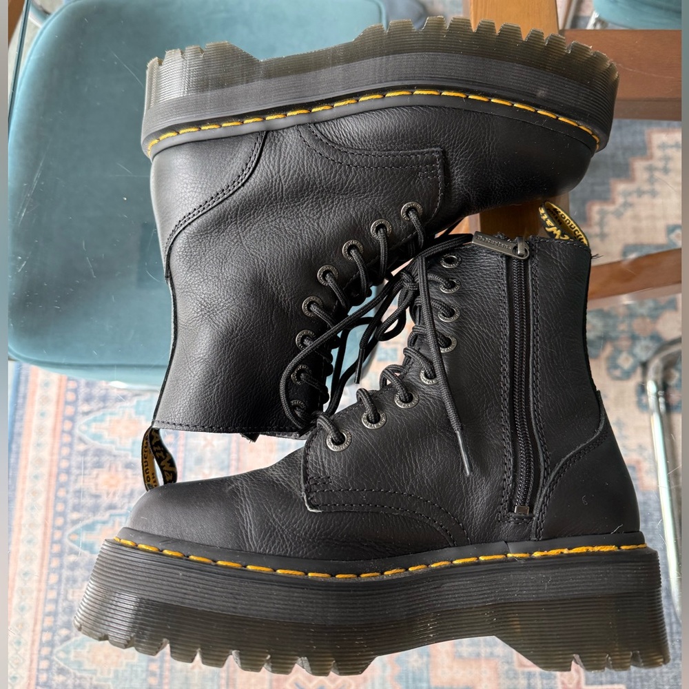 Dr. Martens Jadon II